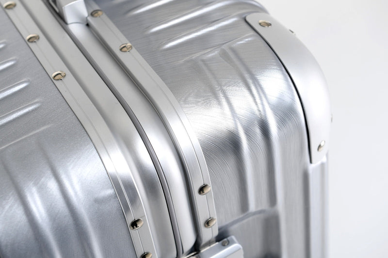 EXPEDITION POLYCARBONATE - SILVER